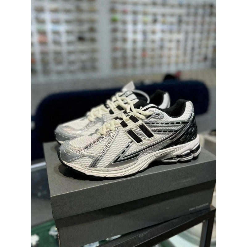 New Balance 1906R