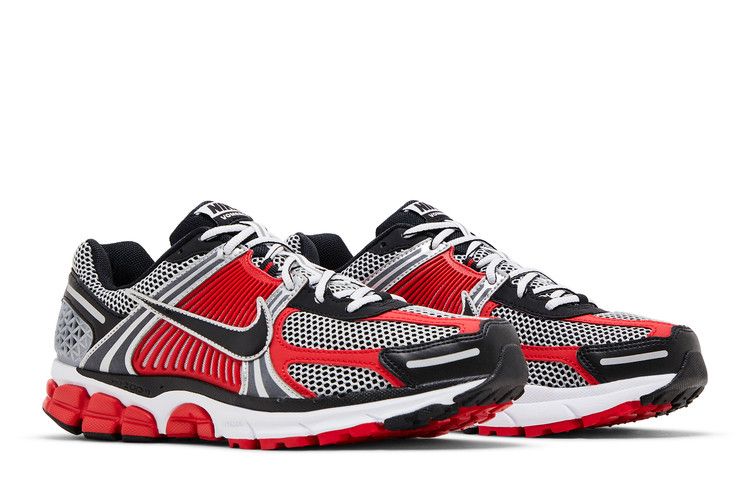 Zoom Vomero 5 Metallic Silver University Red