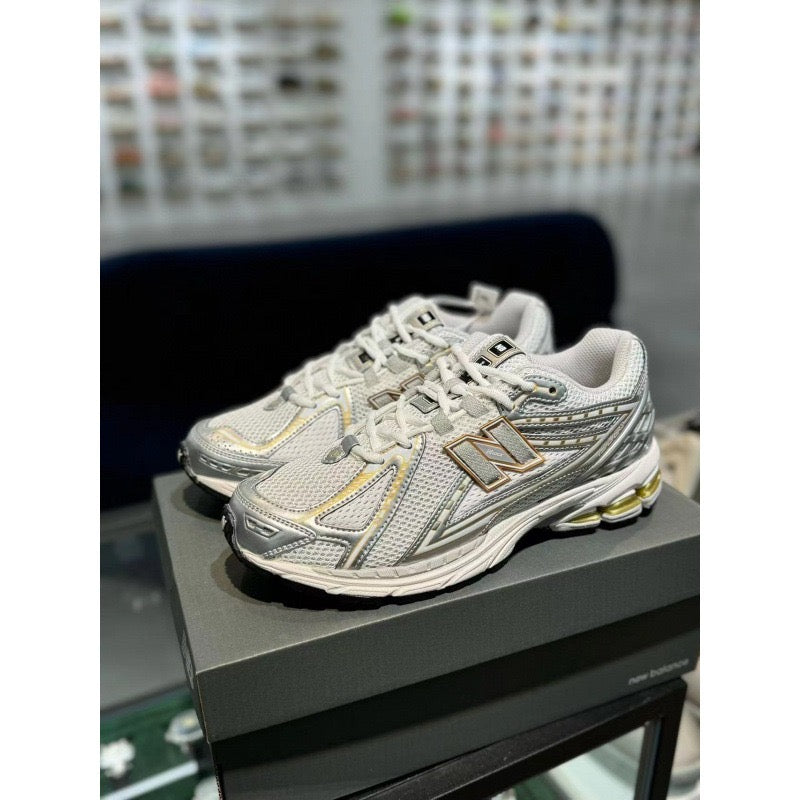 New Balance 1906R