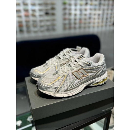 New Balance 1906R
