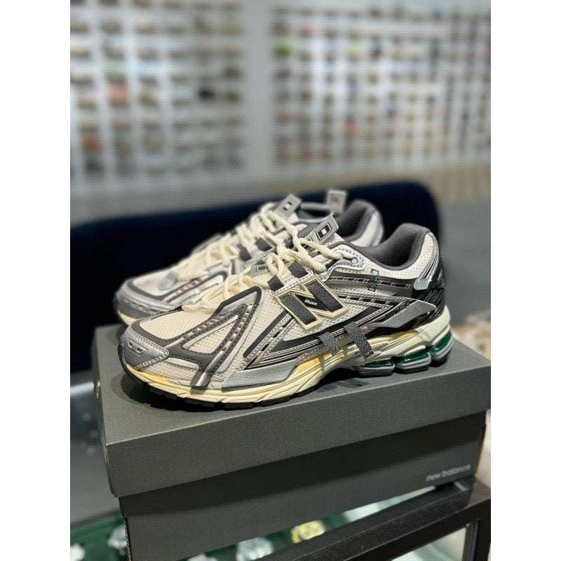 New Balance 1906R