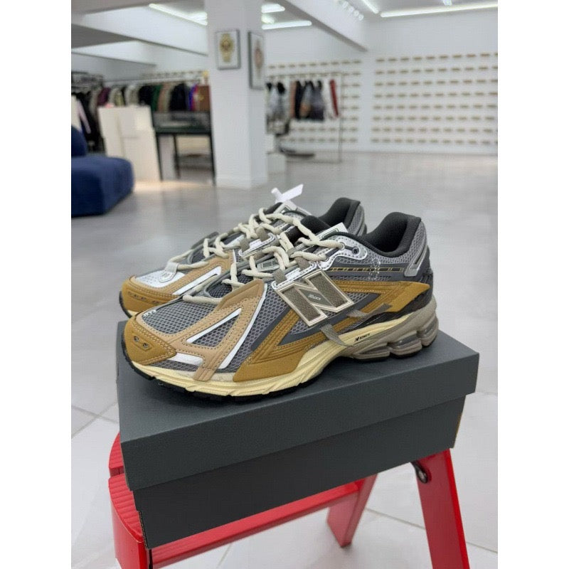 New Balance 1906R
